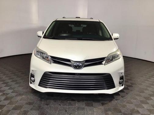 2018 Toyota Sienna Limited Premium