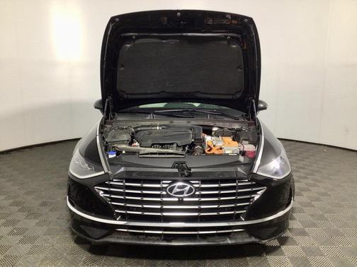 2022 Hyundai SONATA Hybrid Limited
