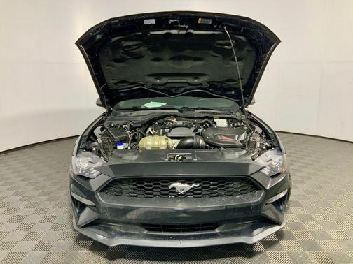 2021 Ford Mustang EcoBoost