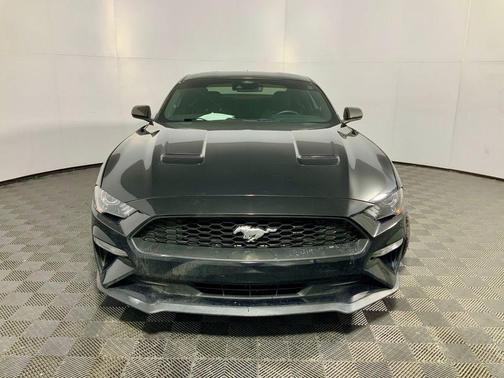 2021 Ford Mustang EcoBoost