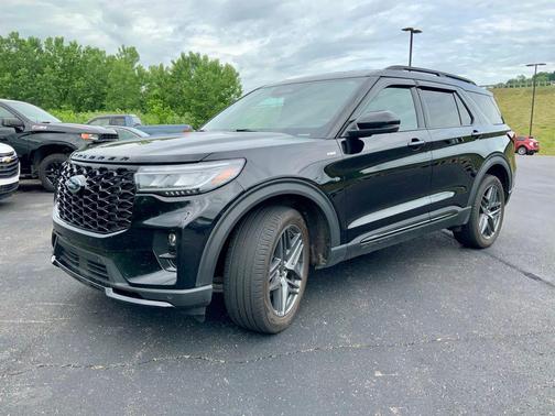 Agate Black Metallic 2025 Ford Explorer ST-Line