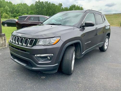 Granite Crystal Metallic Clearcoat 2019 Jeep Compass Latitude