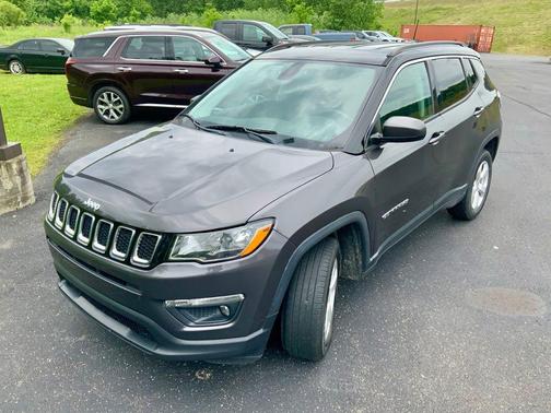 Granite Crystal Metallic Clearcoat 2019 Jeep Compass Latitude