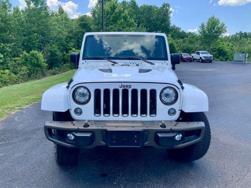 Bright White Clearcoat 2017 Jeep Wrangler Unlimited Sahara
