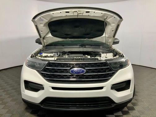 Star White Metallic Tri-Coat 2021 Ford Explorer XLT