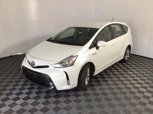 2017 Toyota Prius v Three