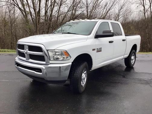 2018 RAM 3500 Tradesman Crew Cab 4x4 6'4' Box