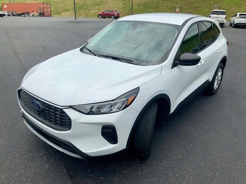 Oxford White 2025 Ford Escape Active