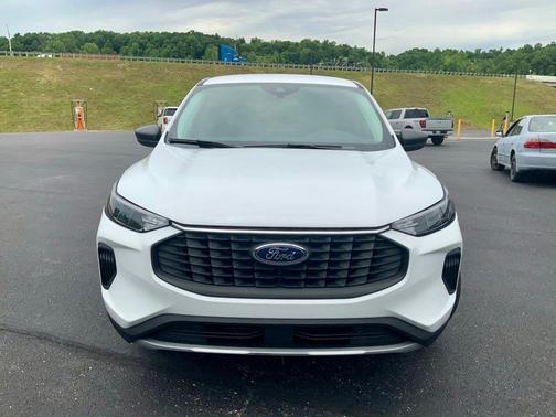 Oxford White 2025 Ford Escape Active