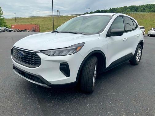 Oxford White 2025 Ford Escape Active