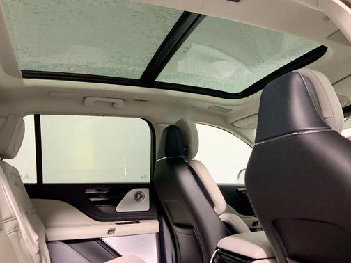Pristine White Metallic Tri-Coat 2026 Lincoln Aviator Reserve AWD
