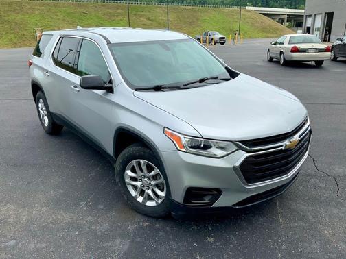 Silver Ice Metallic 2018 Chevrolet Traverse LS