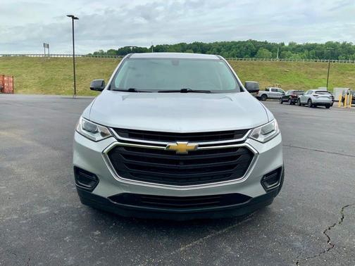 Silver Ice Metallic 2018 Chevrolet Traverse LS