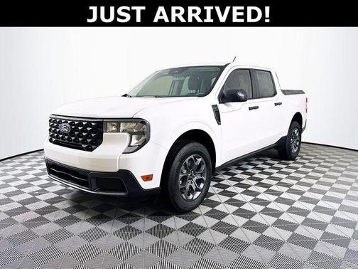 Oxford White 2025 Ford Maverick XLT