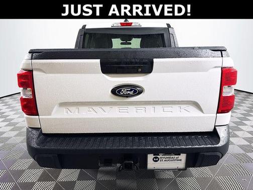 Oxford White 2025 Ford Maverick XLT