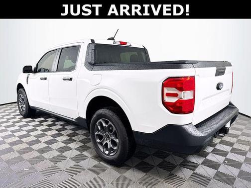 Oxford White 2025 Ford Maverick XLT