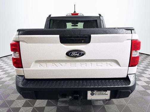 Oxford White 2025 Ford Maverick XLT