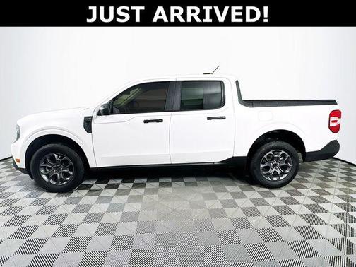 Oxford White 2025 Ford Maverick XLT