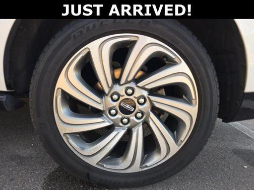 Pristine White Metallic Tri-Coat 2023 Lincoln Navigator Reserve