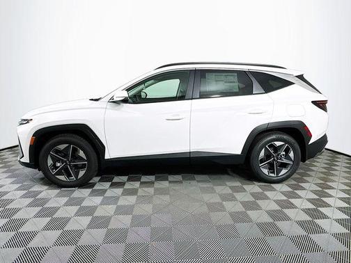 Serenity White Pearl 2026 Hyundai TUCSON SEL Premium