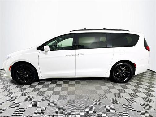 2020 Chrysler Pacifica Touring-L Plus