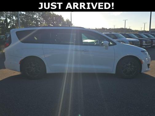 2020 Chrysler Pacifica Touring-L Plus