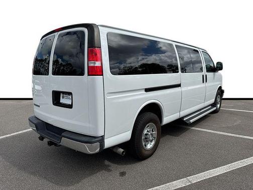2017 Chevrolet Express 3500 LT