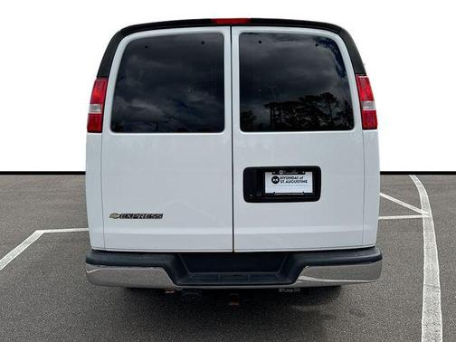 Summit White 2017 Chevrolet Express 3500 LT