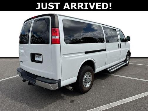 2017 Chevrolet Express 3500 LT
