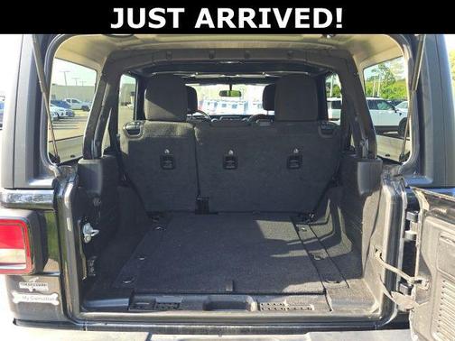 Black Clearcoat 2021 Jeep Wrangler Unlimited Sahara