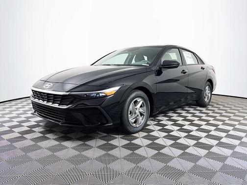 Abyss Black 2026 Hyundai ELANTRA SE