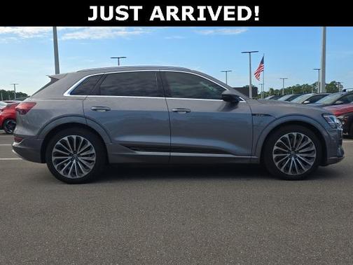 2019 Audi e-tron Premium Plus