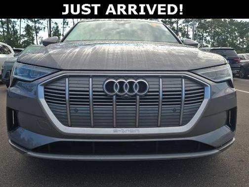2019 Audi e-tron Premium Plus