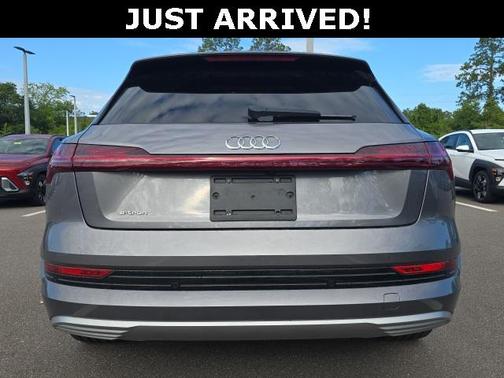 2019 Audi e-tron Premium Plus