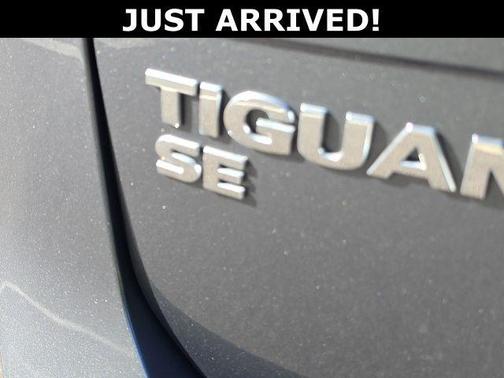 Platinum Gray Metallic 2020 Volkswagen Tiguan 2.0T SE