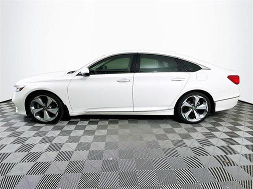 2019 Honda Accord Touring 2.0T