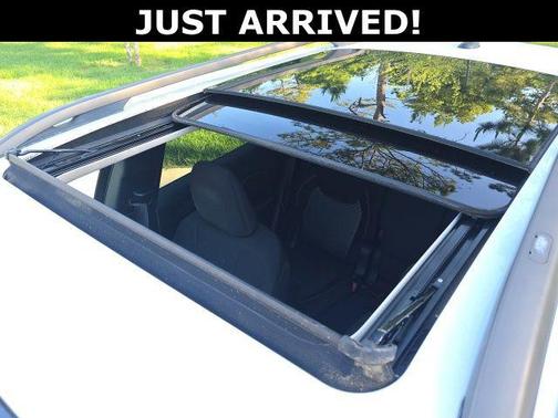 Bright White Clearcoat 2016 Jeep Cherokee 75th Anniversary
