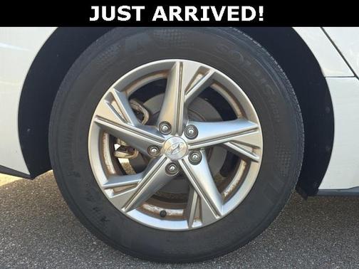 2023 Hyundai SONATA SE