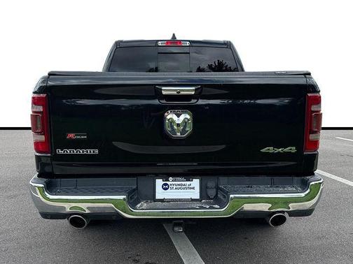 Diamond Black Crystal Pearlcoat 2020 RAM 1500 Laramie