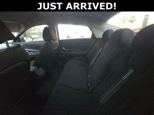 Fluid Metal 2023 Hyundai ELANTRA SEL