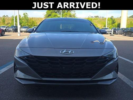 Fluid Metal 2023 Hyundai ELANTRA SEL