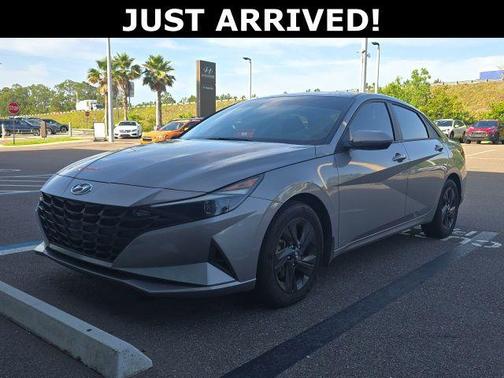 Fluid Metal 2023 Hyundai ELANTRA SEL