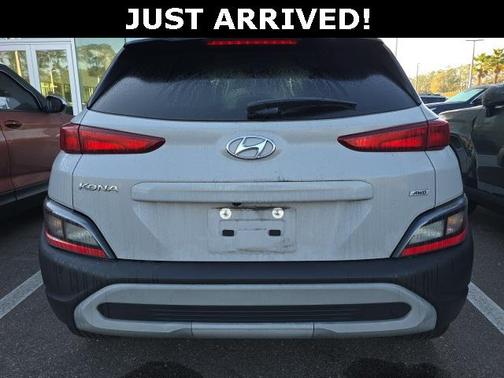 2022 Hyundai KONA SEL