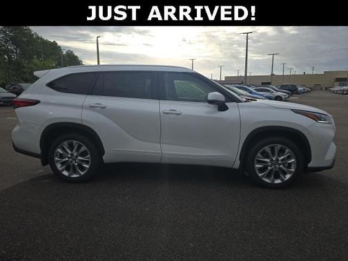 2023 Toyota Highlander XSE