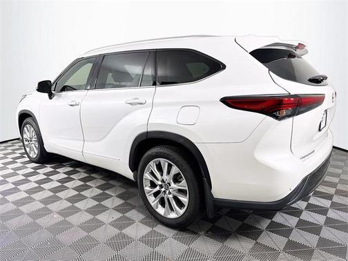 2023 Toyota Highlander XSE