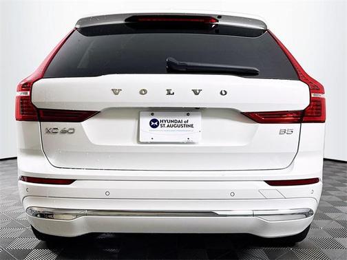 2022 Volvo XC60 B5 Inscription