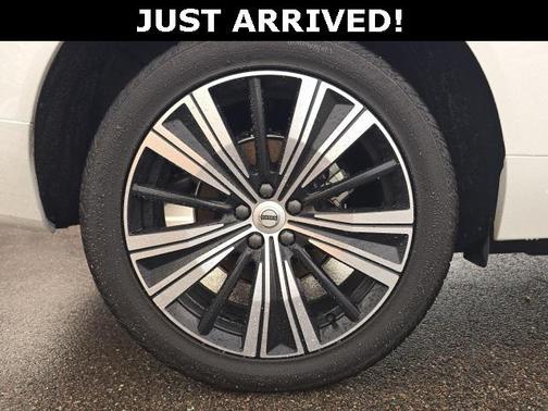 2022 Volvo XC60 B5 Inscription