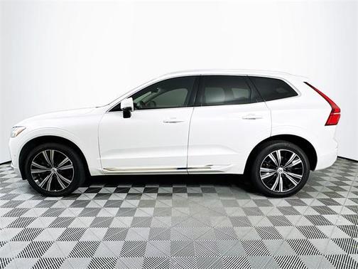 2022 Volvo XC60 B5 Inscription