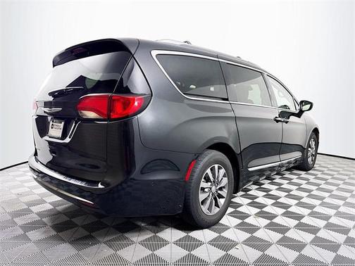 2019 Chrysler Pacifica Touring-L Plus