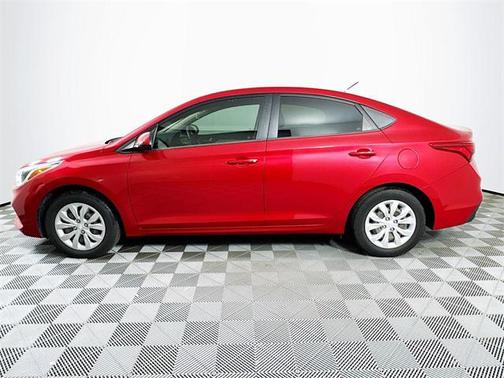 2022 Hyundai Accent SE